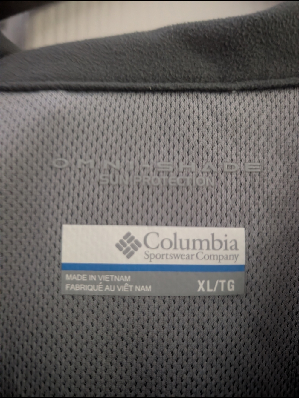 Columbia Men's Charcoal Gray Outdoor Vest - Picture 3 of 6
